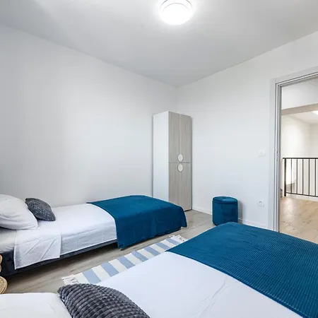 Dundo Marijo Villa *