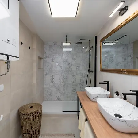 Dundo Marijo * Krucica (Dubrovnik-Neretva)