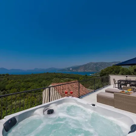 Dundo Marijo Villa *