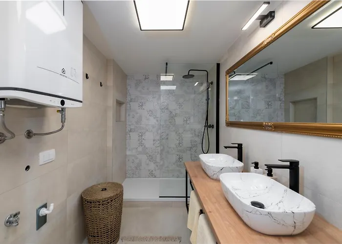 Dundo Marijo * Krucica (Dubrovnik-Neretva)